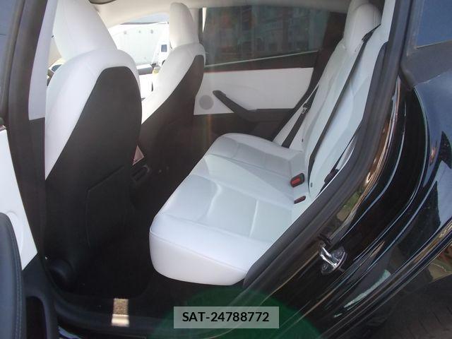 Tesla MODEL 3 2023-12 7981347-9