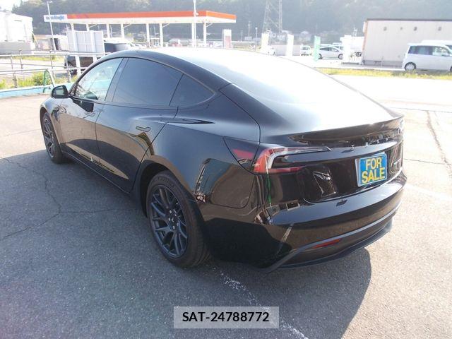Tesla MODEL 3 2023-12 7981347-2