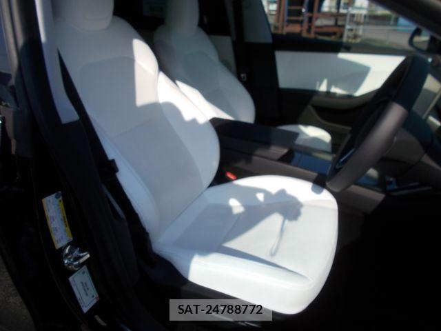 Tesla MODEL 3 2023-12 7981347-7