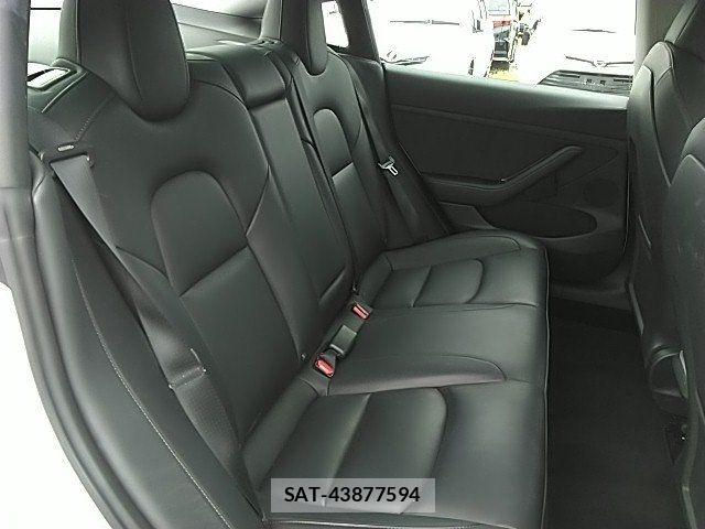Tesla MODEL 3 2021-12 8038758-11