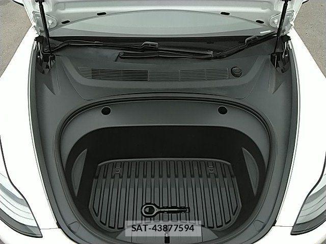 Tesla MODEL 3 2021-12 8038758-14