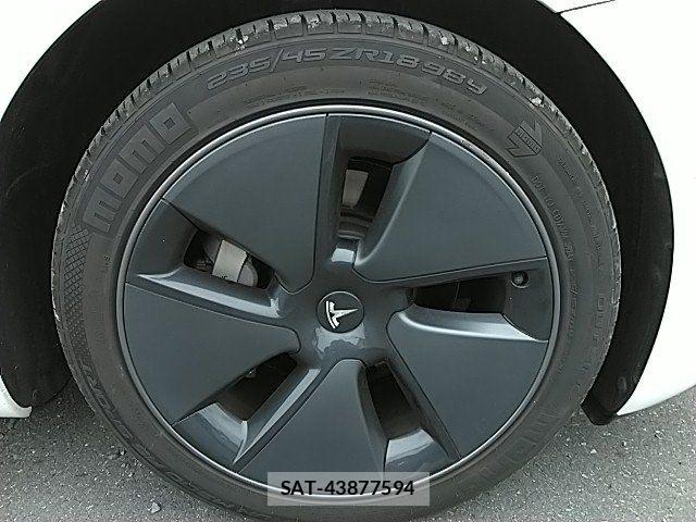 Tesla MODEL 3 2021-12 8038758-20