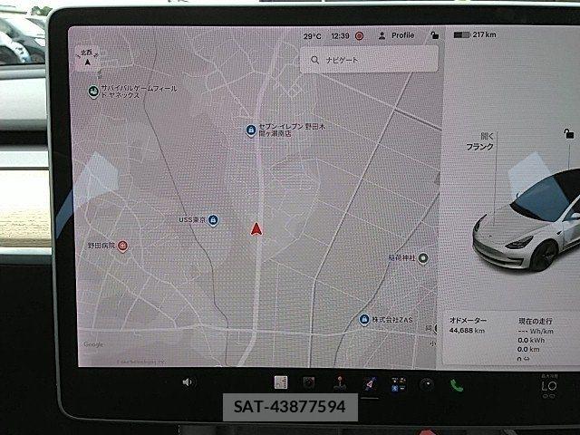 Tesla MODEL 3 2021-12 8038758-21