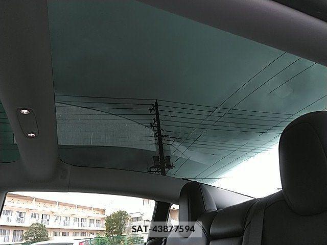 Tesla MODEL 3 2021-12 8038758-27