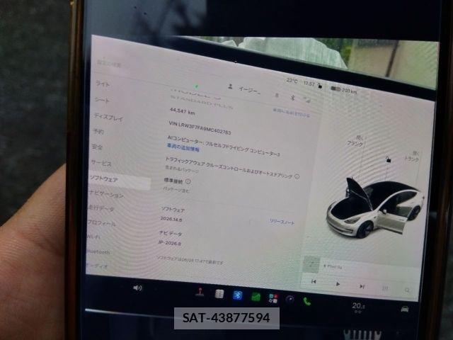 Tesla MODEL 3 2021-12 8038758-29