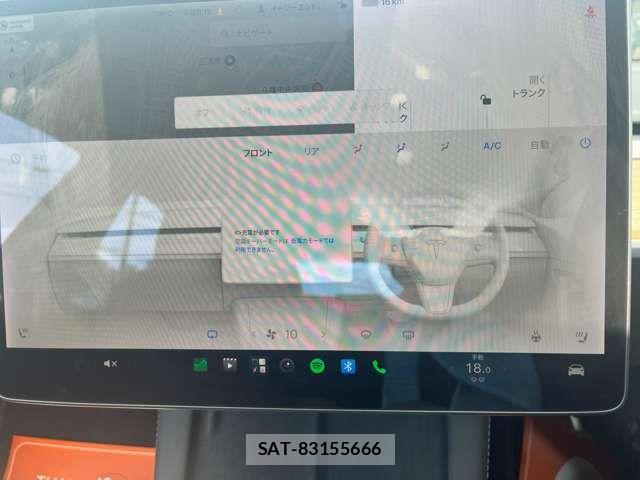 Tesla MODEL 3 2021-10 8132695-5