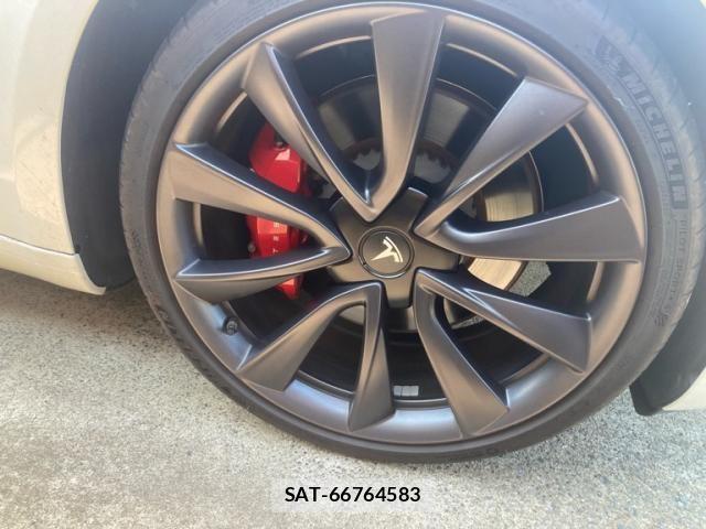 Tesla MODEL 3 2020-08 8232146-5
