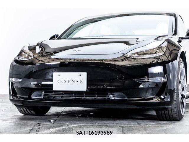 Tesla MODEL 3 2021-06 8317642-9