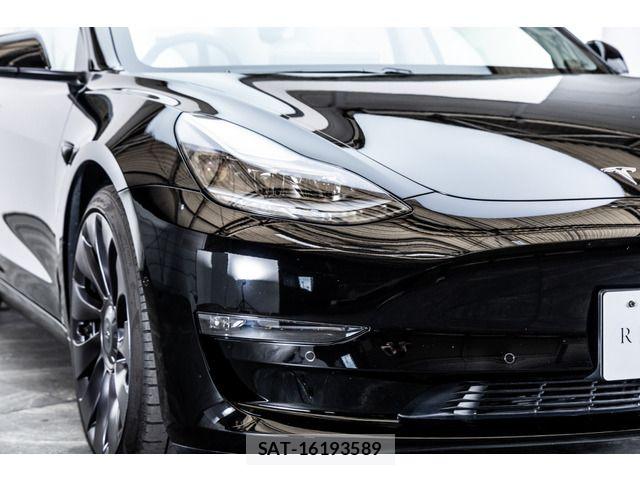 Tesla MODEL 3 2021-06 8317642-11