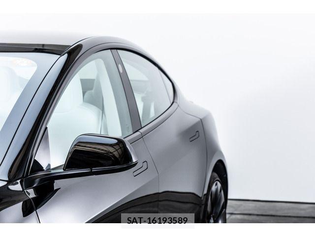 Tesla MODEL 3 2021-06 8317642-13