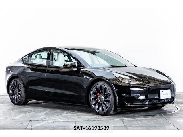 Tesla MODEL 3 2021-06 8317642-6