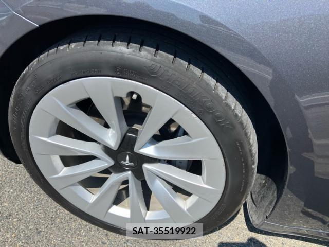 Tesla MODEL 3 2022-02 8317643-9