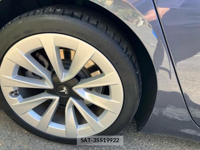 Tesla MODEL 3 2022-02 8317643-4