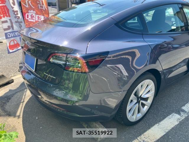 Tesla MODEL 3 2022-02 8317643-5