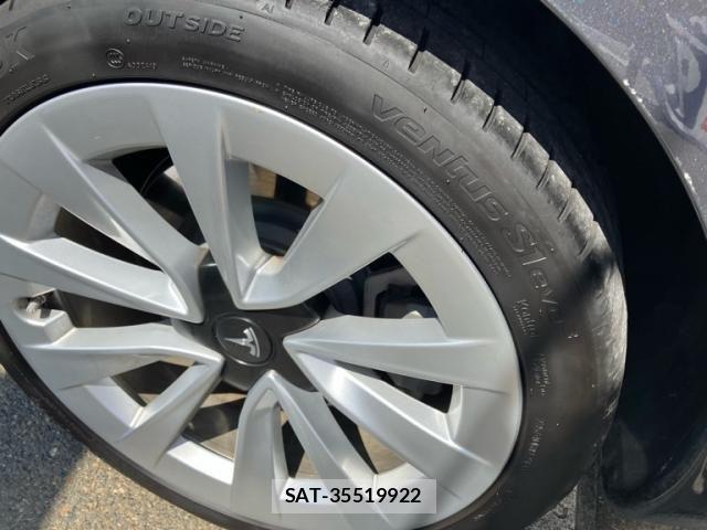 Tesla MODEL 3 2022-02 8317643-7