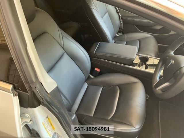Tesla MODEL 3 2020-09 8317644-13