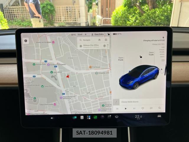 Tesla MODEL 3 2020-09 8317644-21