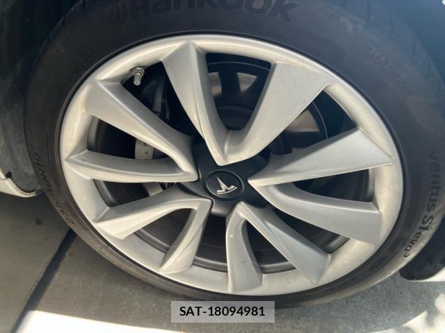 Tesla MODEL 3 2020-09 8317644-8