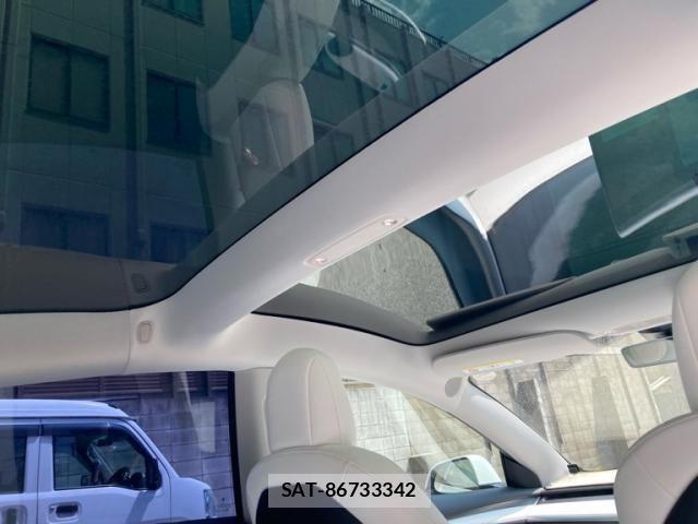 Tesla MODEL 3 2021-07 8317645-11