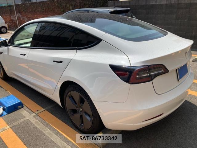 Tesla MODEL 3 2021-07 8317645-14