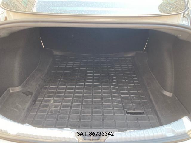 Tesla MODEL 3 2021-07 8317645-15