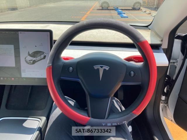 Tesla MODEL 3 2021-07 8317645-17