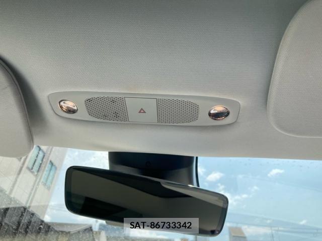 Tesla MODEL 3 2021-07 8317645-20
