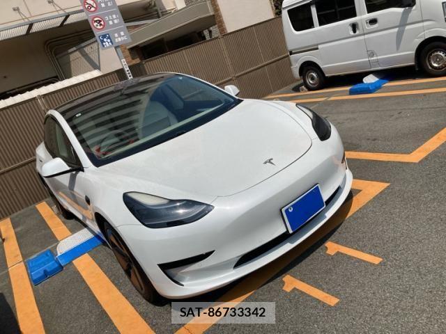 Tesla MODEL 3 2021-07 8317645-2