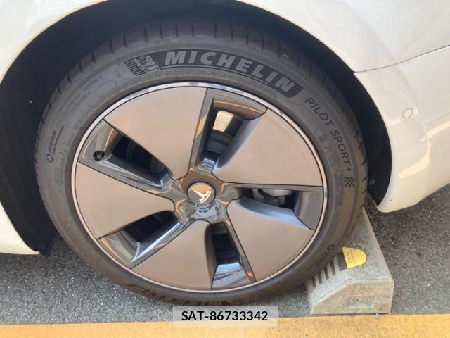 Tesla MODEL 3 2021-07 8317645-6