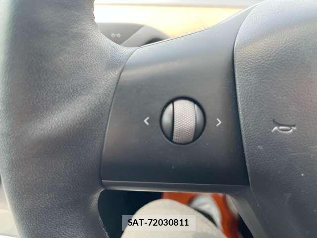 Tesla MODEL 3 2021-08 8355784-8