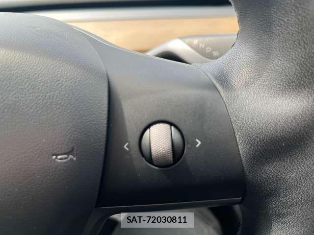 Tesla MODEL 3 2021-08 8355784-9