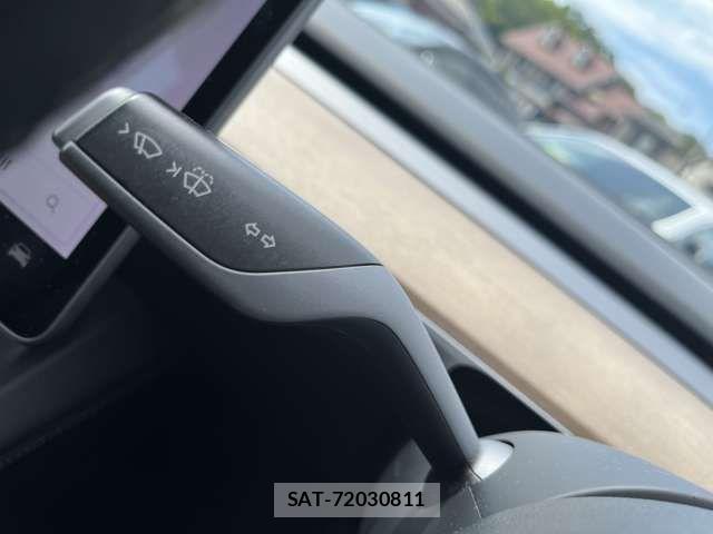 Tesla MODEL 3 2021-08 8355784-11