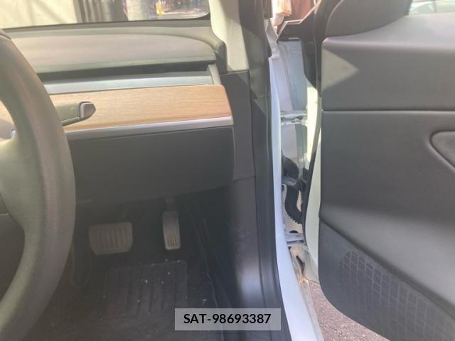 Tesla MODEL 3 2020-09 8369424-12