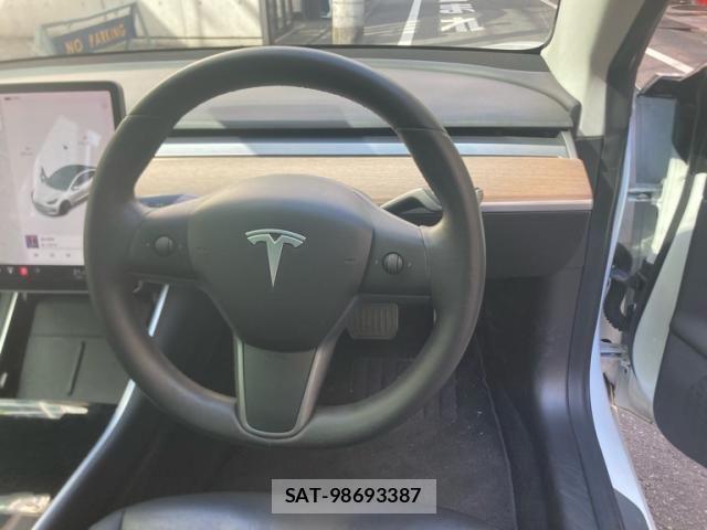 Tesla MODEL 3 2020-09 8369424-13