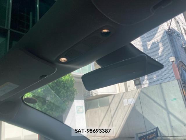 Tesla MODEL 3 2020-09 8369424-17