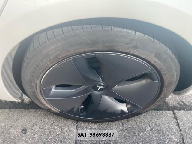 Tesla MODEL 3 2020-09 8369424-20