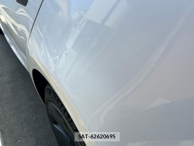 Tesla MODEL 3 2021-11 8415474-14