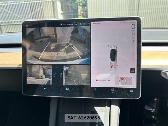 Tesla MODEL 3 2021-11 8415474-5