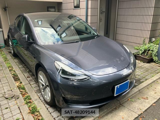 Tesla MODEL 3 2021-05 8415473-0