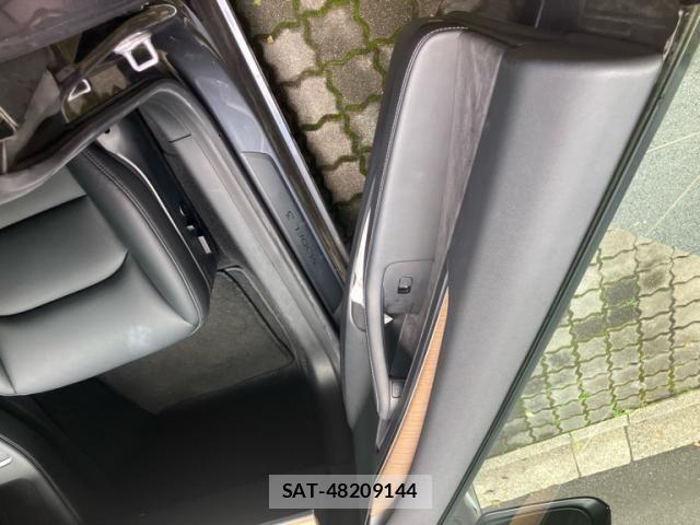 Tesla MODEL 3 2021-05 8415473-10
