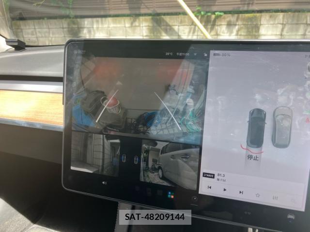 Tesla MODEL 3 2021-05 8415473-15