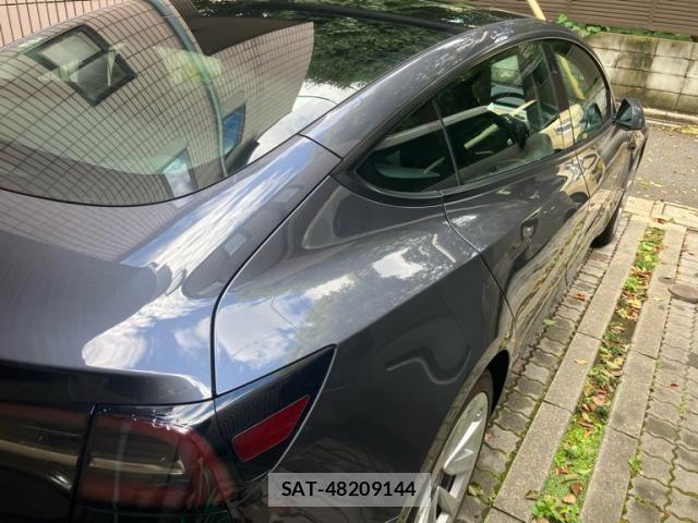Tesla MODEL 3 2021-05 8415473-8
