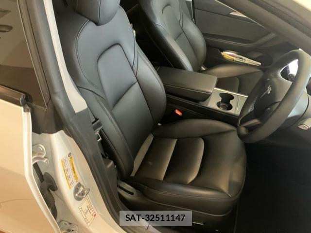 Tesla MODEL 3 2022-06 8438986-10
