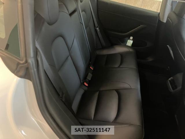 Tesla MODEL 3 2022-06 8438986-11