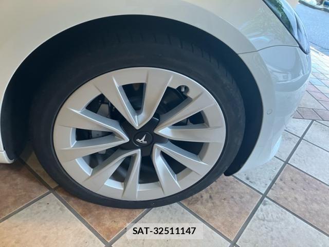 Tesla MODEL 3 2022-06 8438986-3