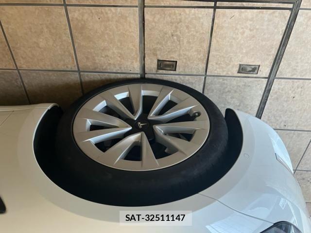 Tesla MODEL 3 2022-06 8438986-5