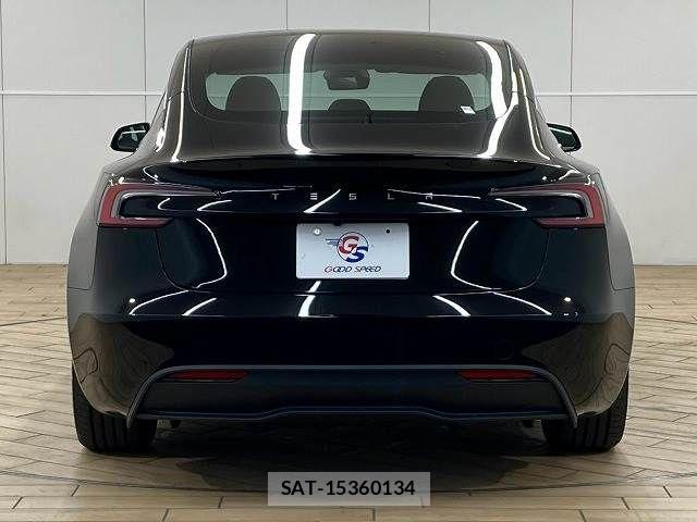 Tesla MODEL 3 2024-12 8486179-15