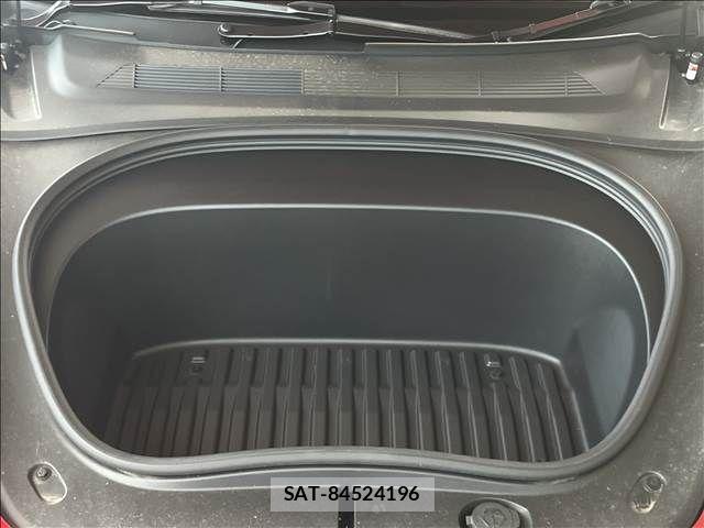 Tesla MODEL 3 2025-09 8527781-5