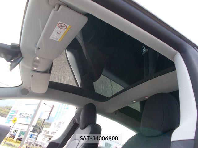 Tesla MODEL 3 2022-12 8563812-10