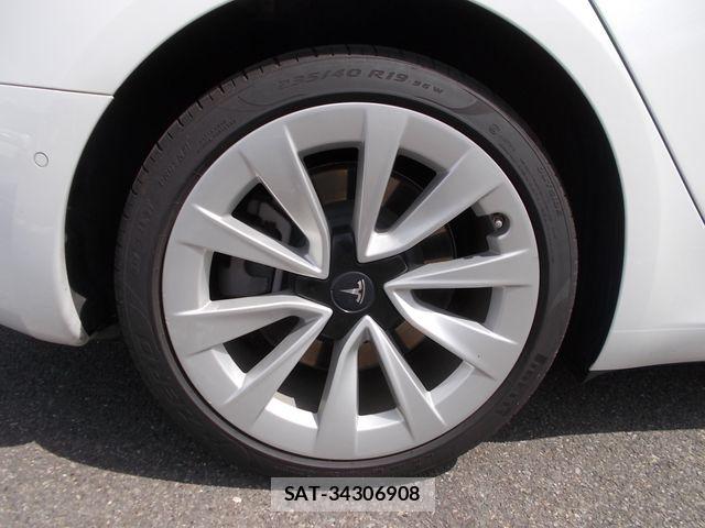 Tesla MODEL 3 2022-12 8563812-15
